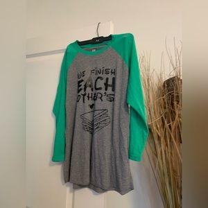 Medium green and gray mid length sleeve tee